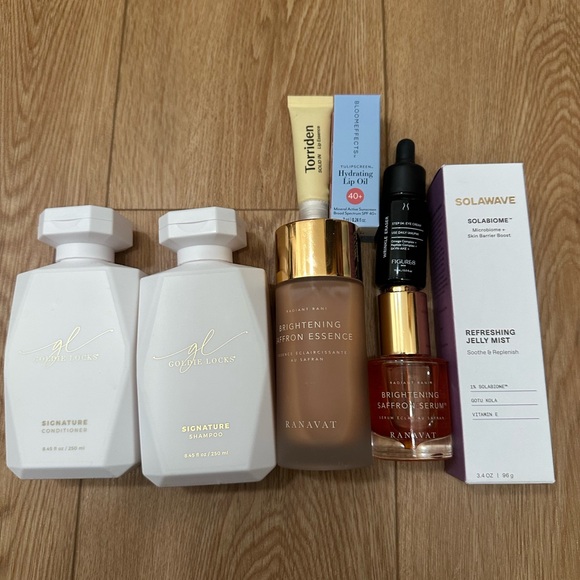 Brightening Saffron Serum - Gold and White
